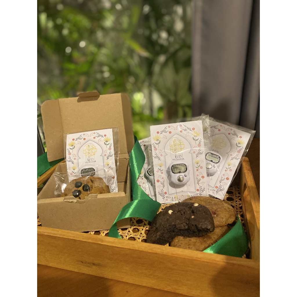 

Hampers Lebaran Murah Soft Cookies FREE Custom Card + Packaging Hampers ( Mini Ramadhan Delight Package)