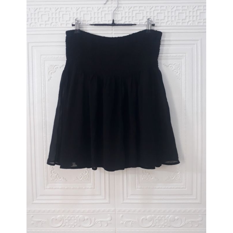 Esprit Skirt / Esprit Flowy Skirt / Rok Esprit / Rok Hitam / Rok Sifon / Mini Skirt / Bawahan Wanita