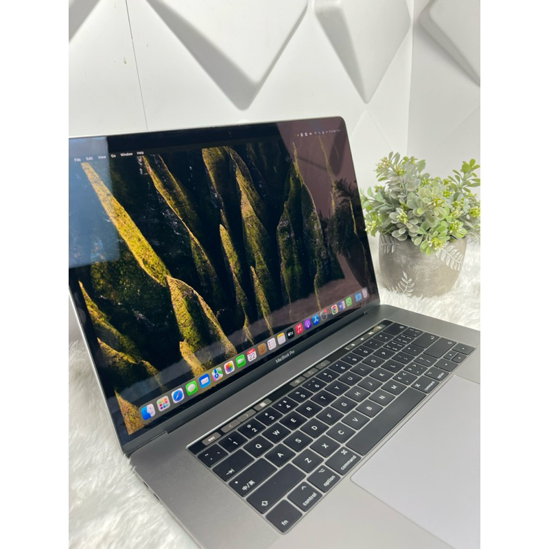 macbook pro 2017 core i7 ram 16gb