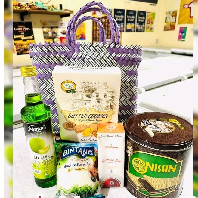 

PAKET HAMPERS LEBARAN SEMBAKO BERBAGI HADIAH