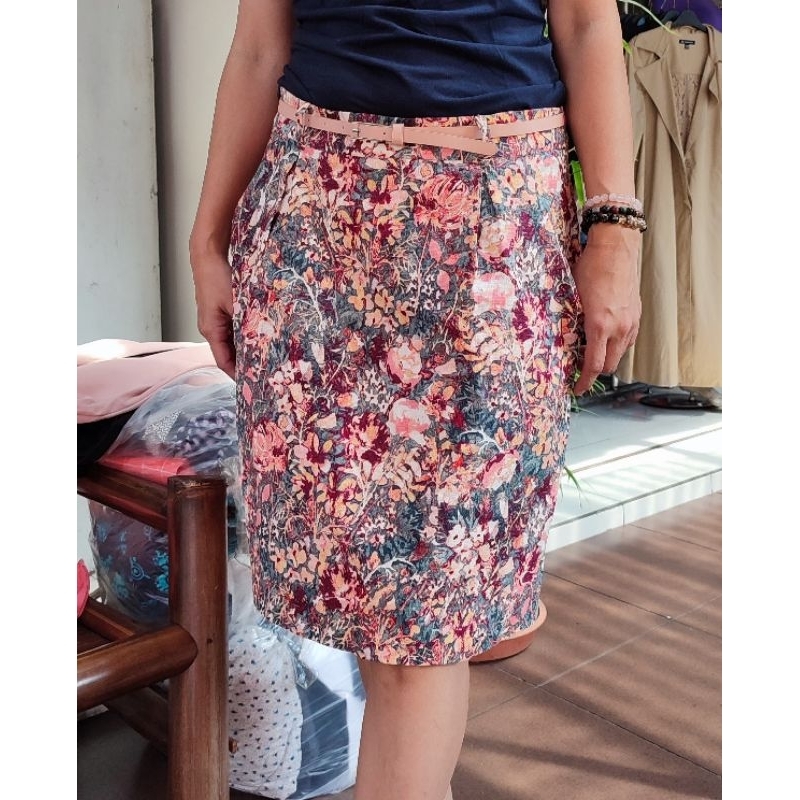 Rok Pensil Motif Bunga Vintage