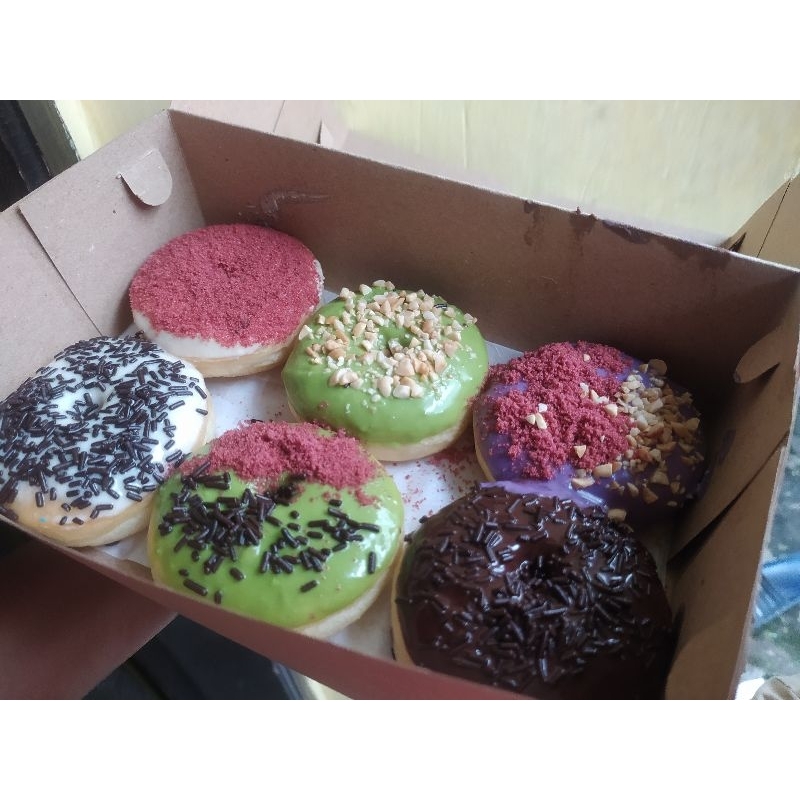 

donat glaze empuk surabaya (nawa donat& bomboloni)