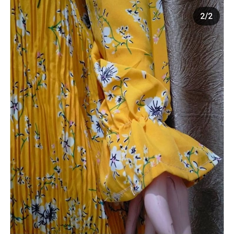 gamis plisket bunga