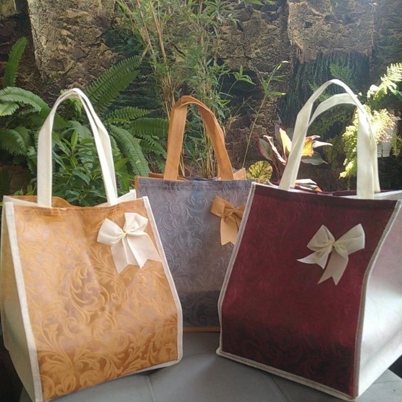 

Tas hajatan embos premium dus 22x22 satuan