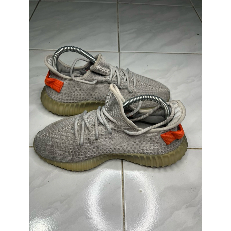 ADIDAS YEEZY 350 size 39 SECOND