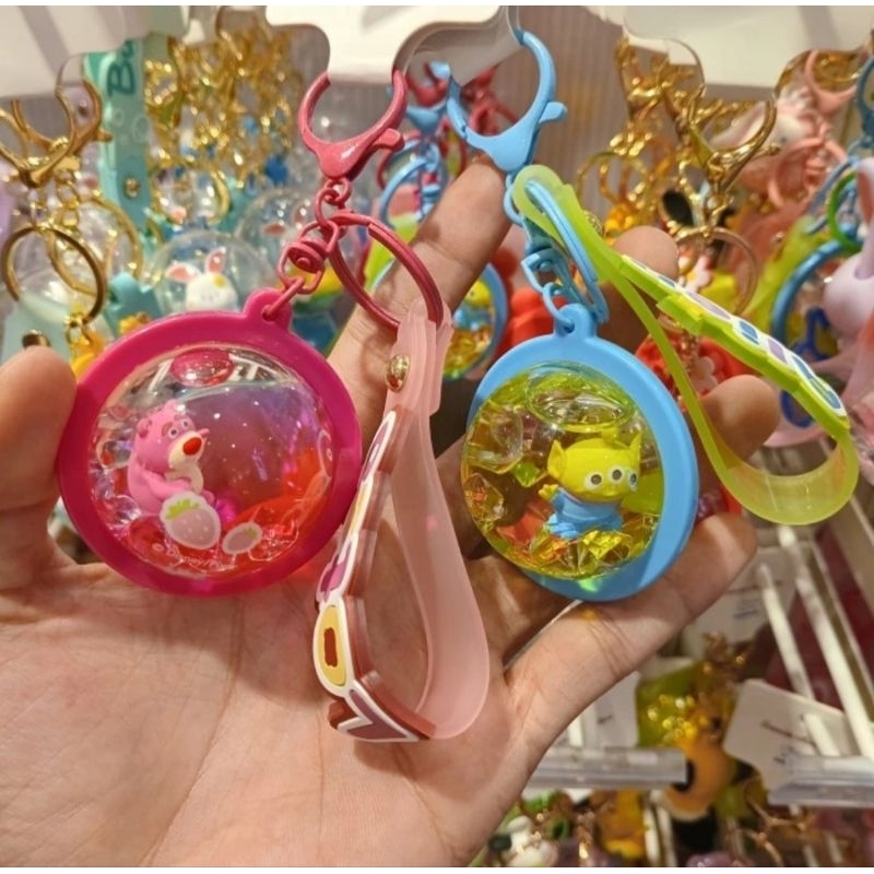 Miniso Gantungan Kunci Lotso Disney Pixar - Disney Pixar Collection Planet Liquid Keychain