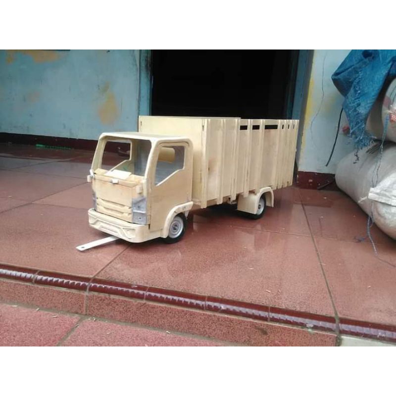 lampu kanal miniatur truk
