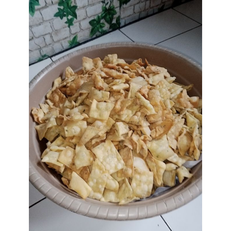 

Keripik Pangsit Bawang original 200g