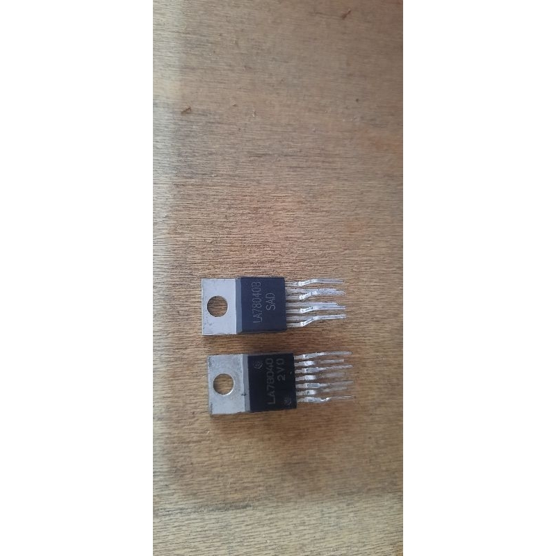 ic vertical tv La 78040