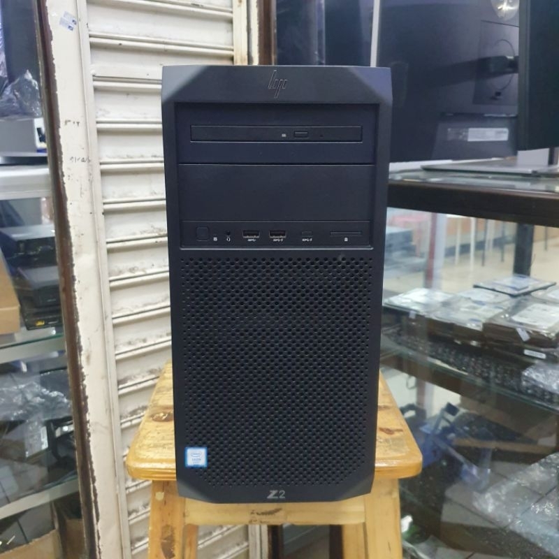 PC HP Z2 G4 WORKSTATION PROSESOR INTEL XEON E2104G RAM 32 GB SSD 512 GB VGA QUADRO P620 128 BIT