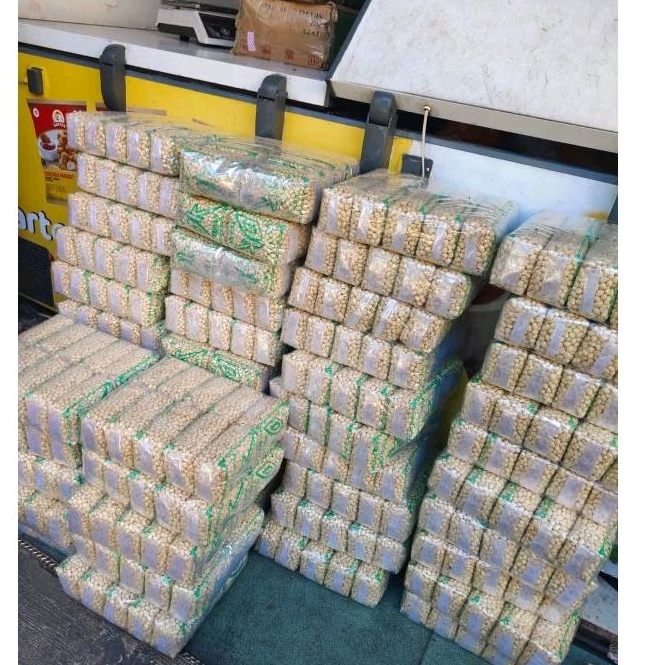 1 ball kacang kupas tuban isi 10 pack @350gr / kacang lebaran / cemilan iedul fitri / kacang goreng 