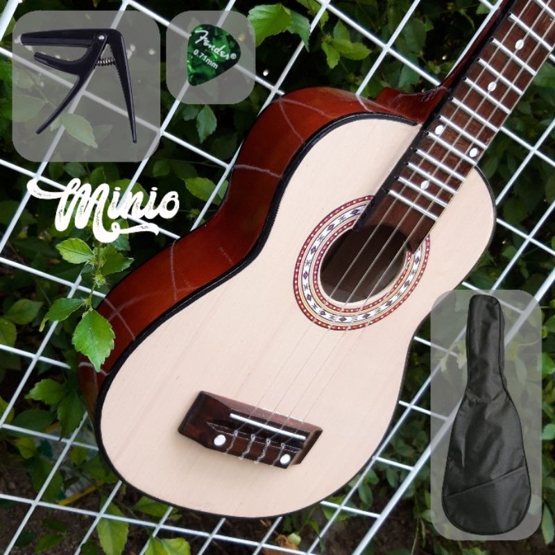 Ukulele Cream Senar 4 Paket Komplit ( Ukulele + Pick + Tas + Capo )