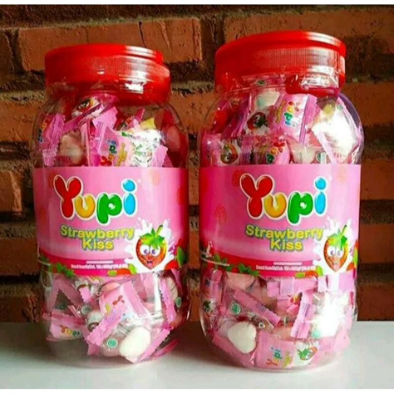 

Promo Murah Yupi Kiss Strawberry Jar Toples 300 gr | Yupi Toples Viral