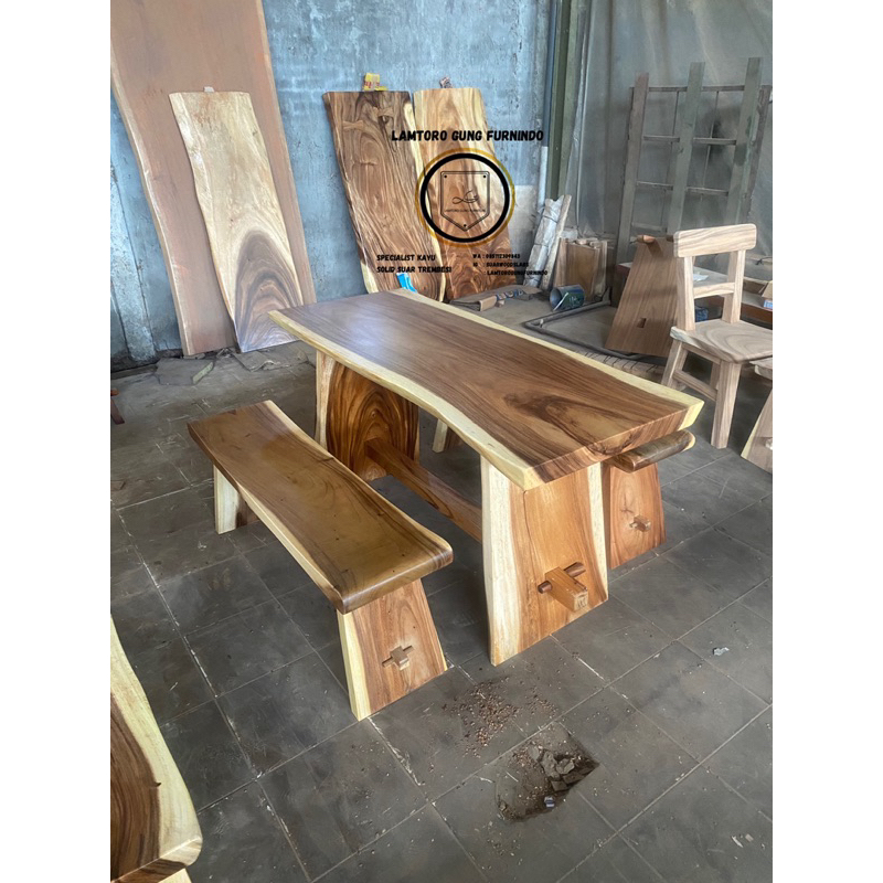 Meja makan solid kayu trembesi