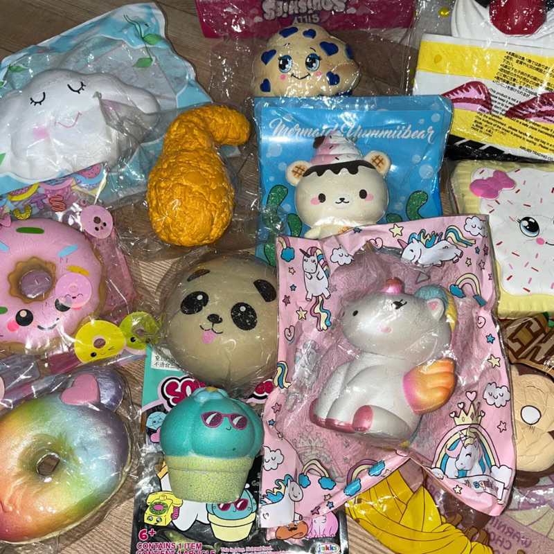 PRELOVED #2 SQUISHY LICENSED YUMIIBEAR CREAMIICANDY SILLY SQUISHIES SQUISH DEE LISH (BACA DESKRIPSI)