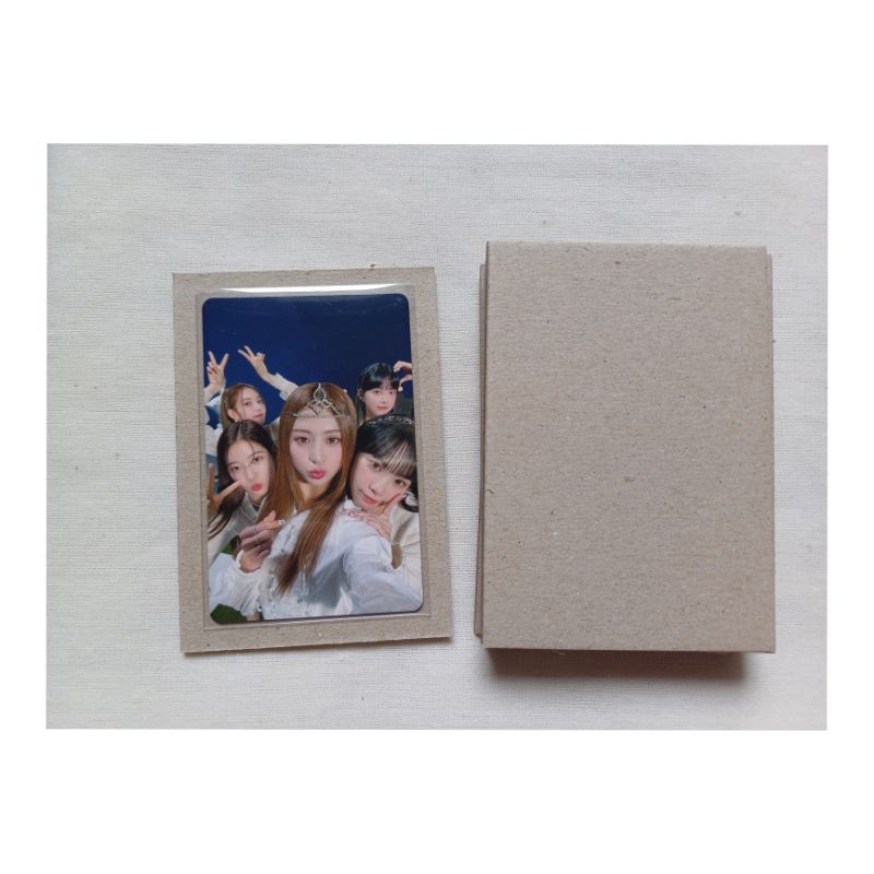 

Karton Gray Board ukuran 7 x 10 || PACKING PHOTOCARD || LIHAT DESKRIPSI