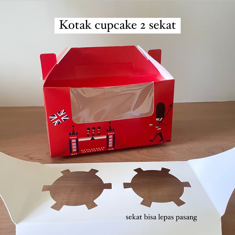 

Kemasan Kotak Cupcake muffin Sekat London England / Box Tenteng Kue UK British Merah / Tempat Dus Sekat Cake Handle red / Kraft paper packaging bakerman / Hampers Gift Hadiah Souvenir / Ultah ulang tahun birthday acara wedding graduation