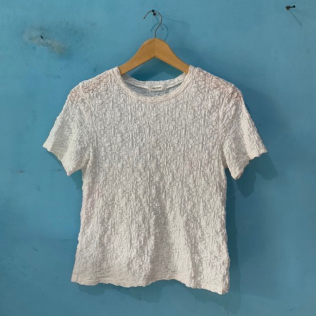 BLOUSE PUTIH MOTIF BUNGA PRELOVED