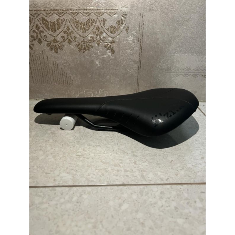 Saddle Fizik Antares R7