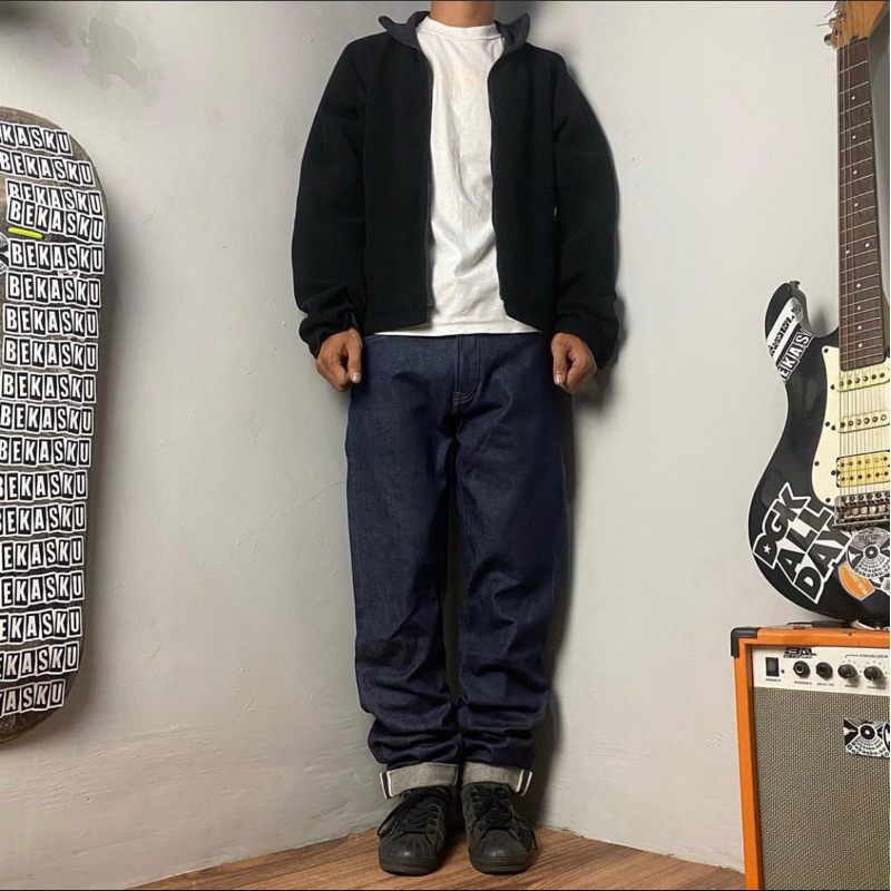 UNIQLO SLIM STRAIGHT SELVADGE