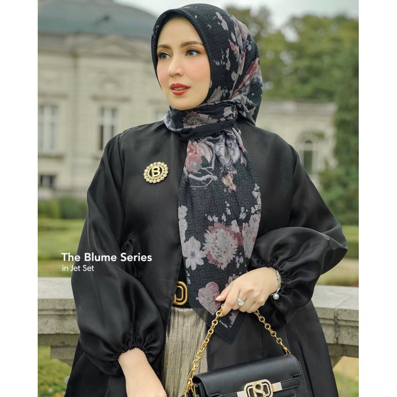 Buttonscarves x Sarsof Blume Series Jet Set (Black)