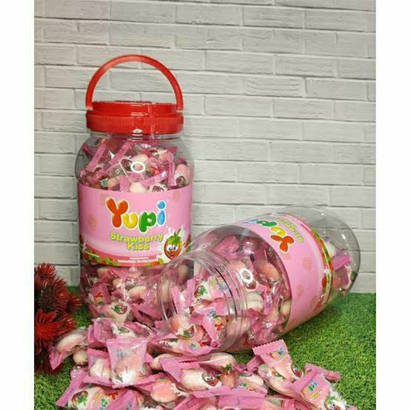 

PERMEN YUPI LOVE PING STRAWBERRY 300 GR TOPLES PERMEN MANIS ANAK ANAK LEMBUT DI MULUT