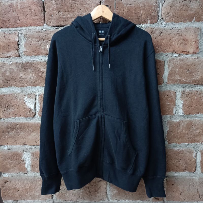 Zh Uniqlo Hitam