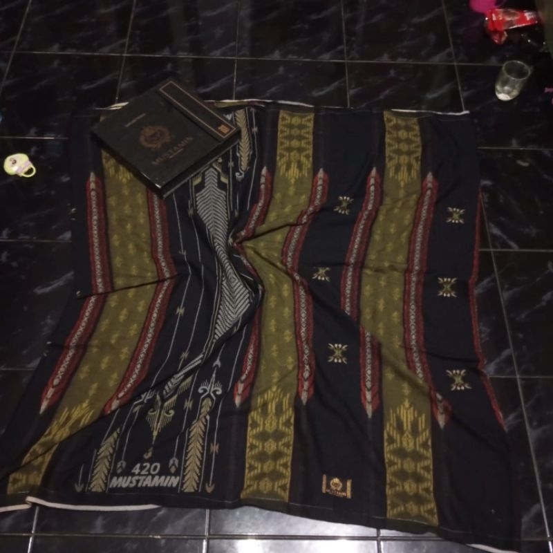 Mustamin_songket.