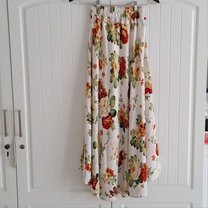 Rok Bunga Bunga Flowy DeMost Preloved