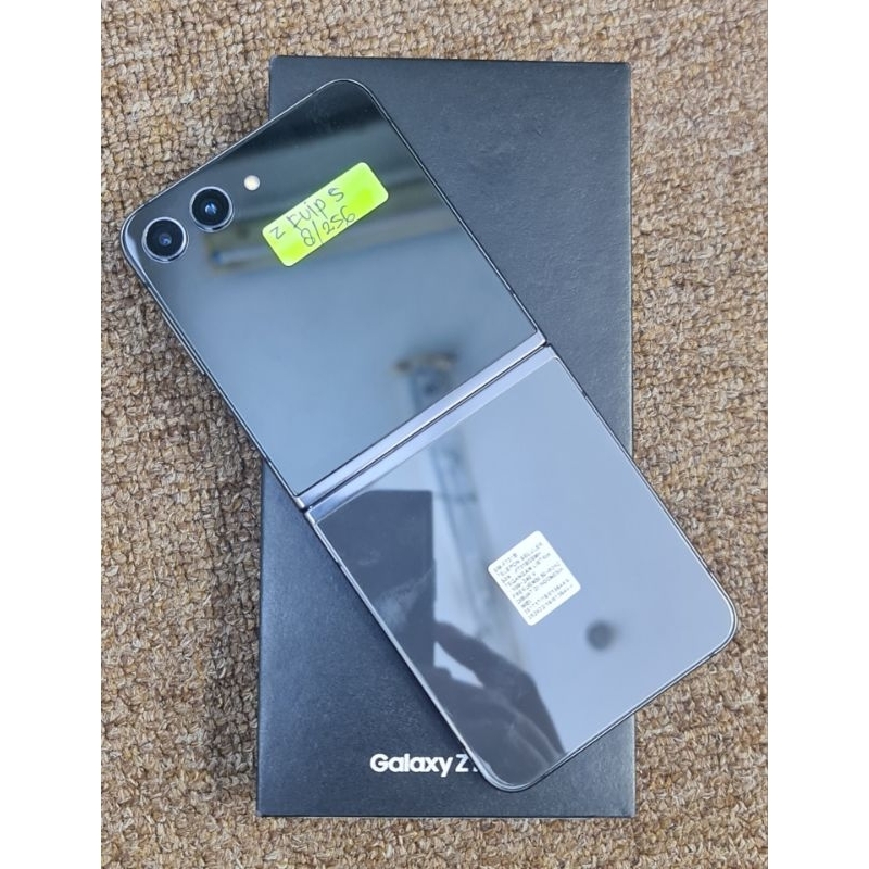 Hp Second SAMSUNG Z Flip5 5G 8GB/512GB Fullset Garansi