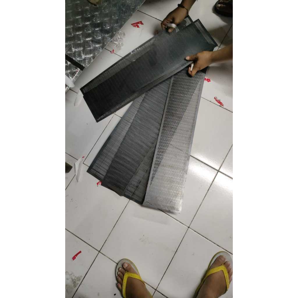Plat lubang Kapsul lubang 1,5 mm tebal 1,2 mm Uk. 1. P 68, L 20 2. P 72, L 18 3. P 88, L 17 4. P 92,