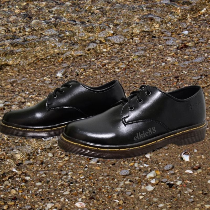 SEPATU DOKMAR PRIA DAN WANITA PENDEK 3 HOLE SOLE COKELAT  KACA | SEPATU DOCMAR FORMAL DAN KANTORAN  