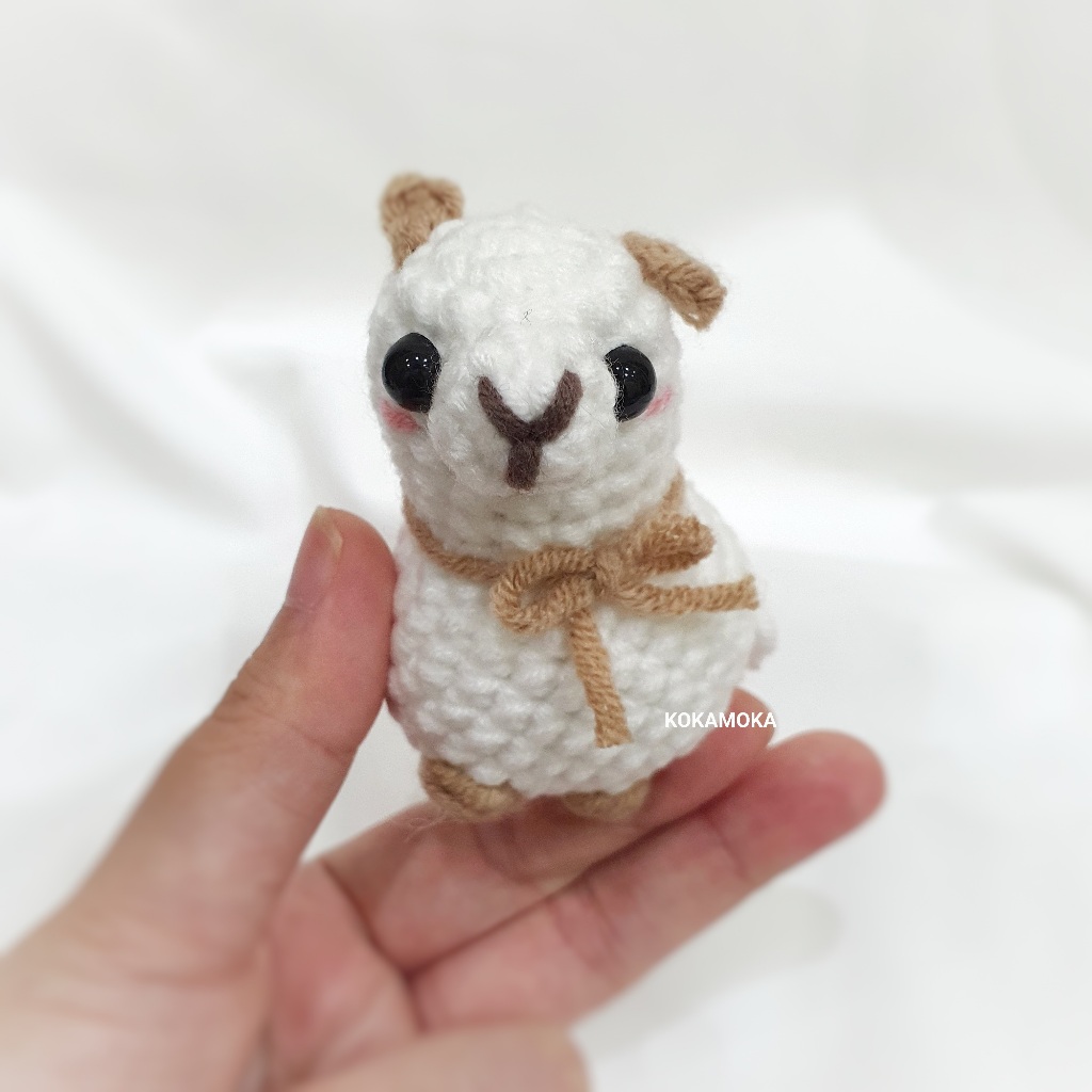 Boneka Rajut Alpaca Llama Putih Handmade Amigurumi Keychain Gantungan Kunci Kado Lucu Imut Hadiah So