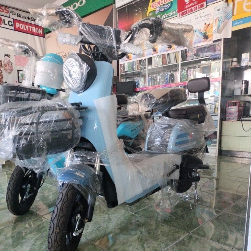 sepeda listrik Vespa Blue clasic
