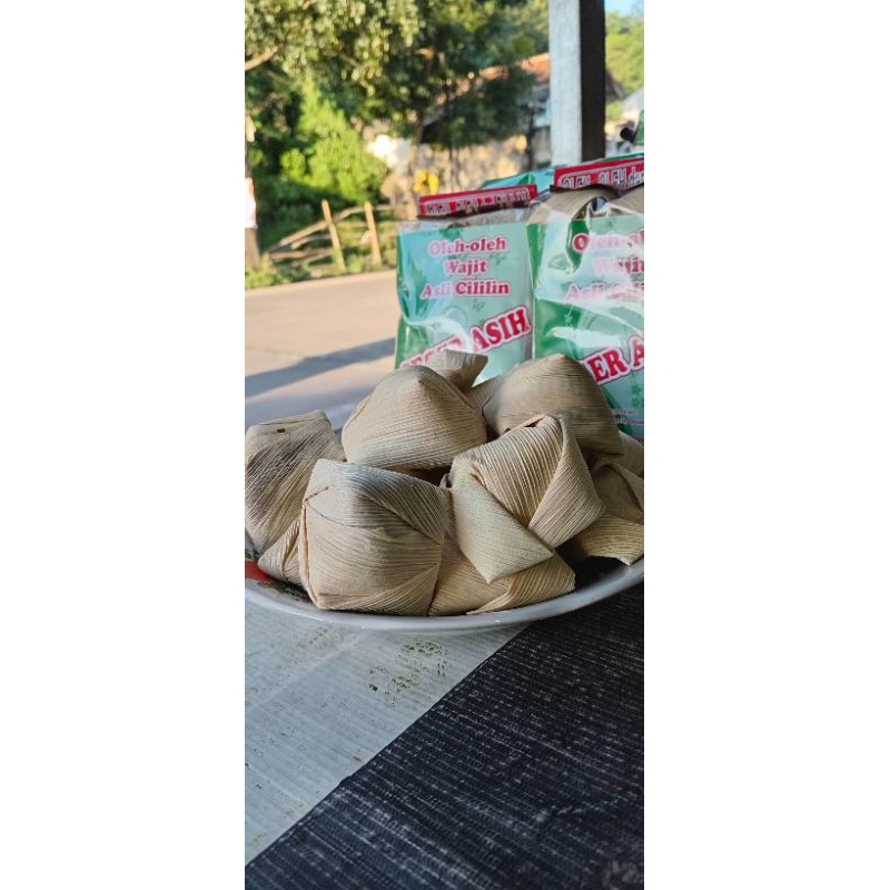 

Wajit/Wajik Cililin Asli Khas Bandung