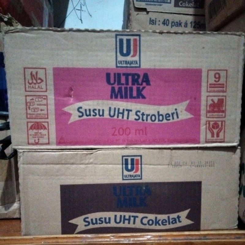 

Ultramilk Susu UHT Stroberi / Coklat 200 ml ( 24 Pack)