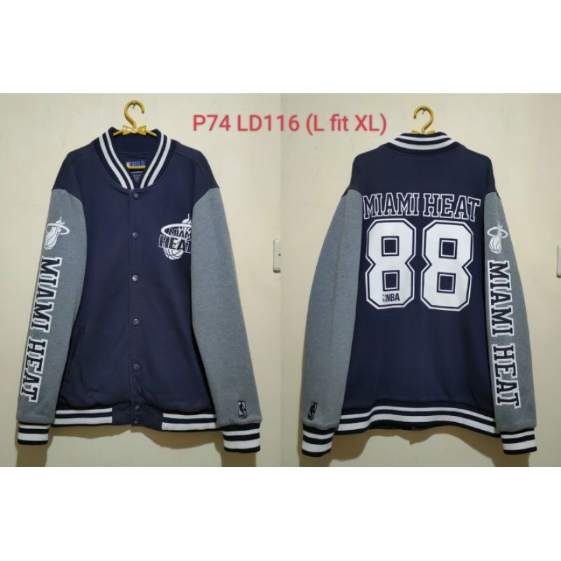 JAKET VARSITY NBA