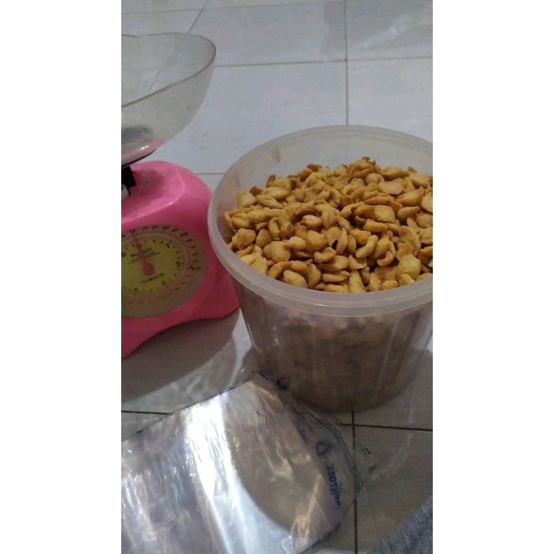 

To'oto'an/kocening/pattek gurih daun jeruk 500gram