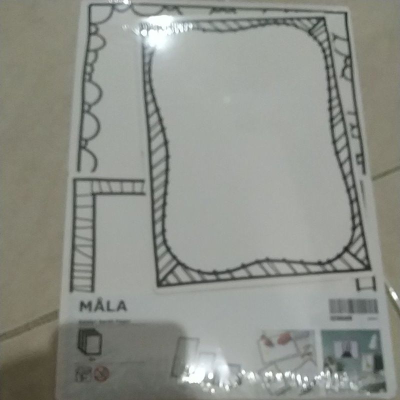 

Kertas gambar bentuk figura isi 3pc bahan karton MALA