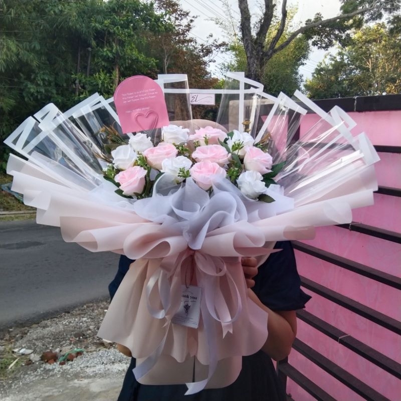 Buket bunga mawar 12 tangkai / buket artificial / buket mawar palsu / buket mawar