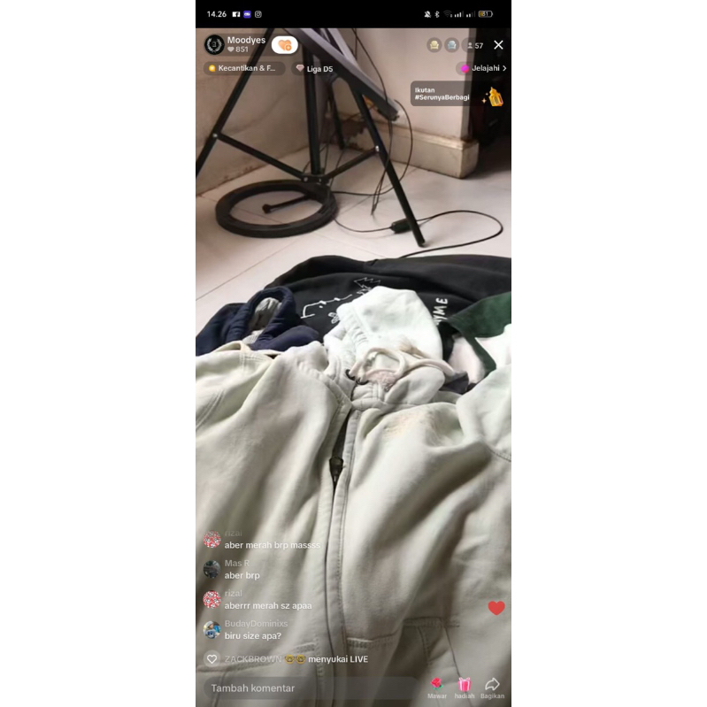 

who hoodie