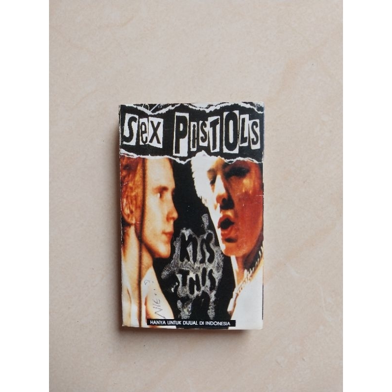 KASET SEX PISTOLS ALBUM KISS THIS