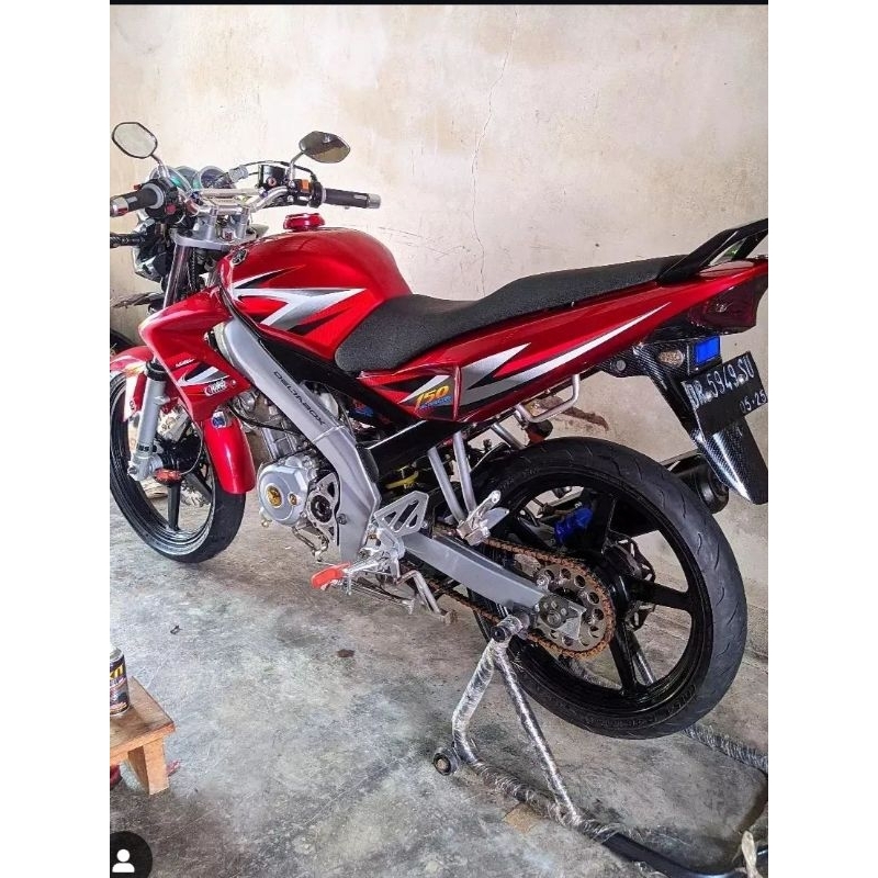 Striping Lis Stiker motor vixion 2007 sticker vixion old 2007 merah