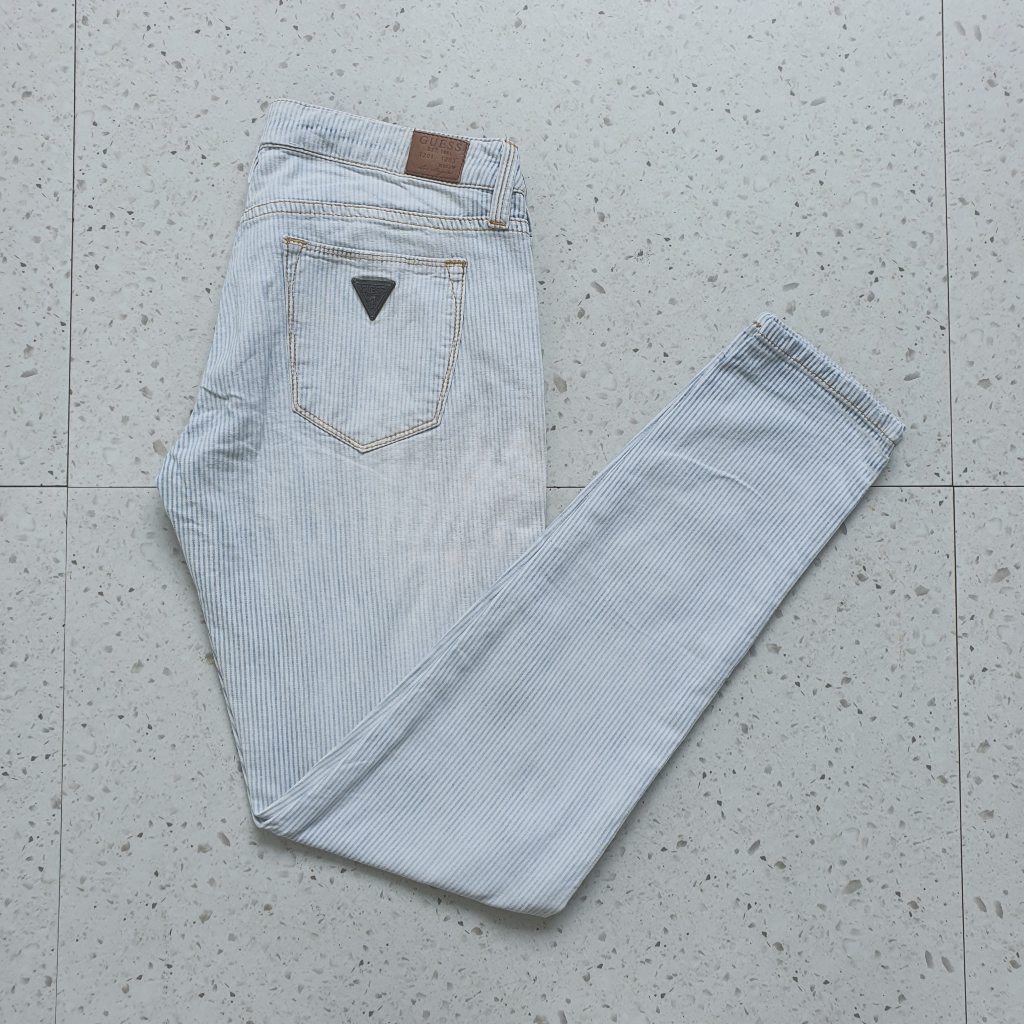 Celana Jeans Panjang Wanita Guess / Size 29 30 - Lingkar 79 cm / Bekas - Second - Preloved