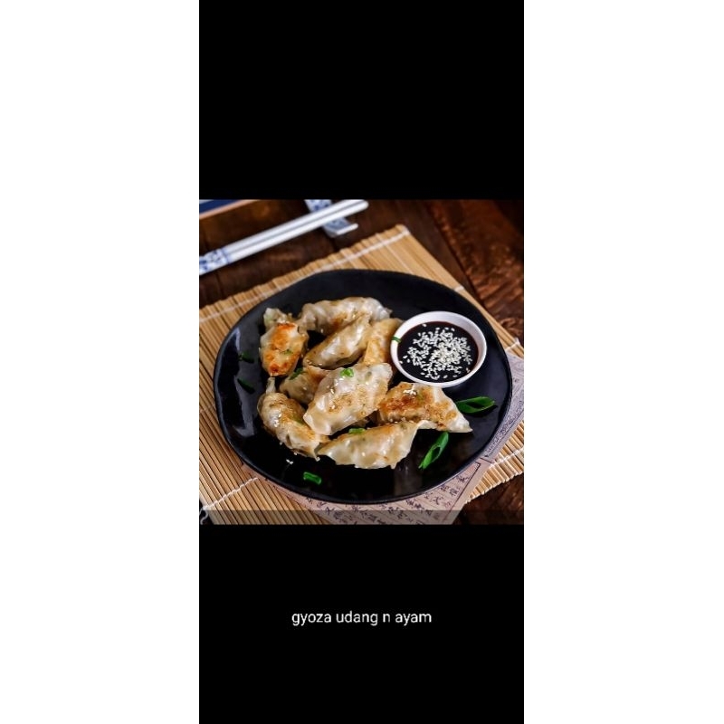 

Gyoza Ayam isi 10