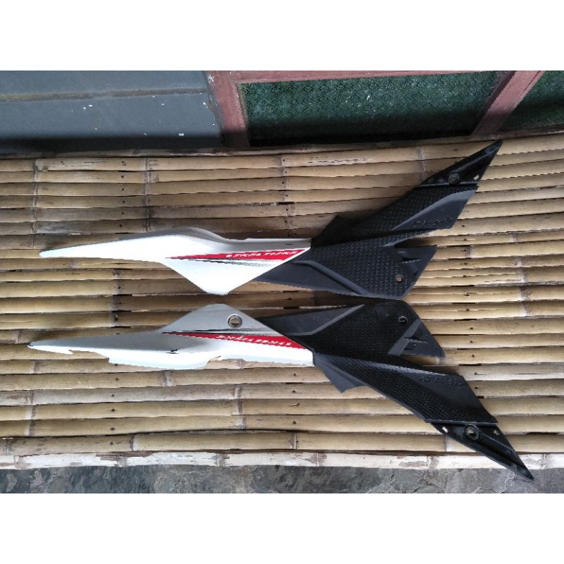 body belakang cb150r led