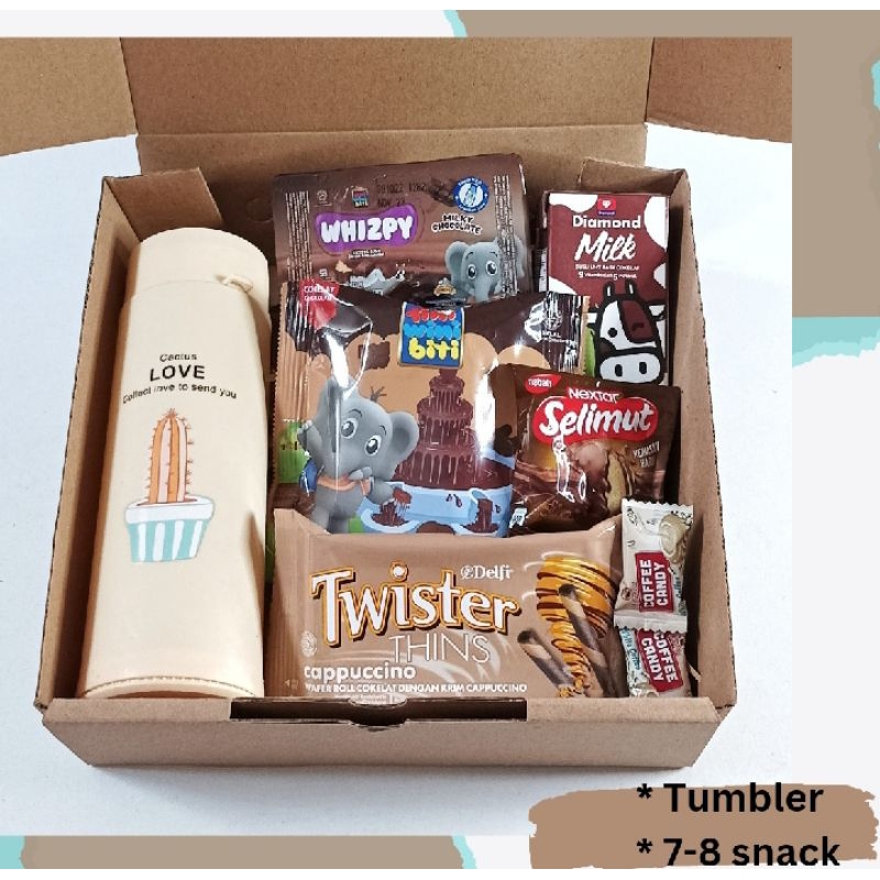 

Hadiah/Gift Box murah / Hampers snack / kado ultah / kado lulus / kado anniversary hampers cewek
