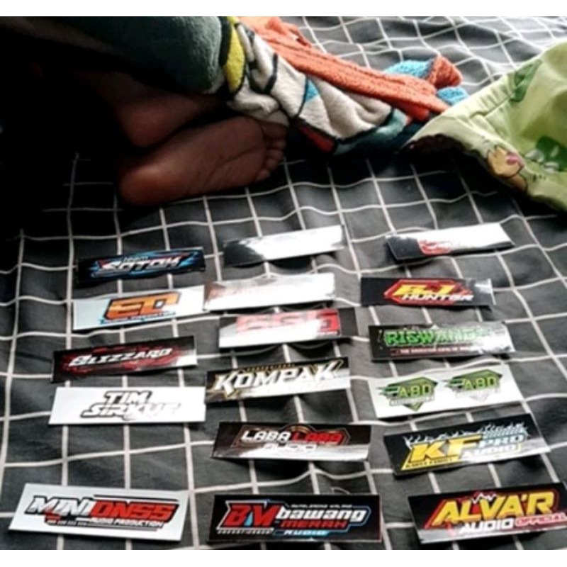 

stiker tulisan viral