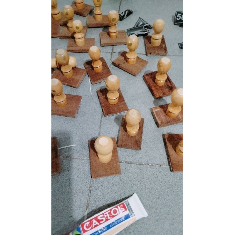 

stempel kayu kilat