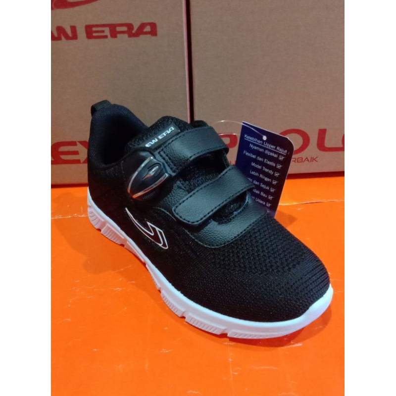 sepatu anak sekolah pria dan wanita. Terlaris merk NEW ERA magnet original dijamin  100% asli